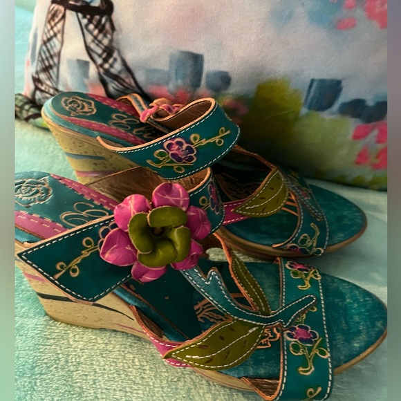 ELITE LEATHER boutique sandals with 3.5” wedge heel simply gorgeous!!! Sz 39 - Picture 1 of 14